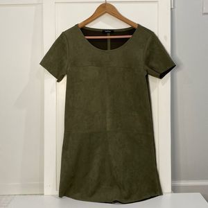 Ivy & Leo Suede Short Sleeve Dress Size Small
